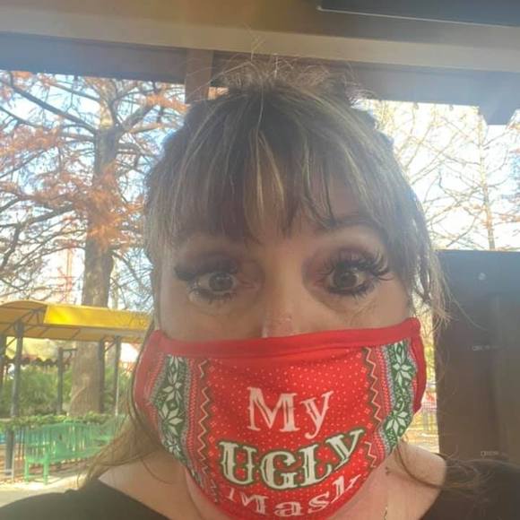 Profile Picture of Elisabeth Schorlemmer carmichael (@pauliesbee) on Poshmark