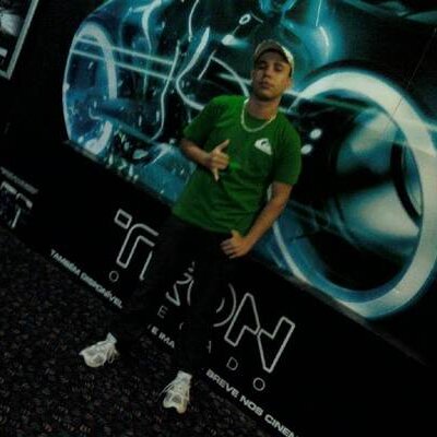 Profile Picture of John (@johngleber2) on Twitter