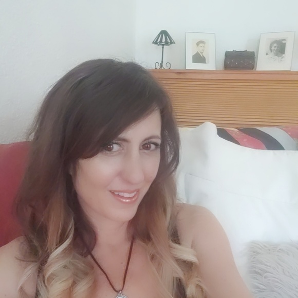 Profile Picture of Jenifer Paulbeck (@live_it_up) on Poshmark