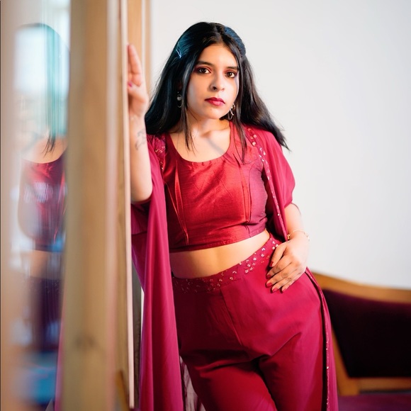 Profile Picture of Meghna Tilokani (@meghnatilokani) on Poshmark