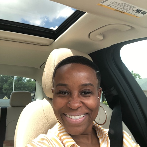 Profile Picture of Leah Colley (@leahajohnson) on Poshmark