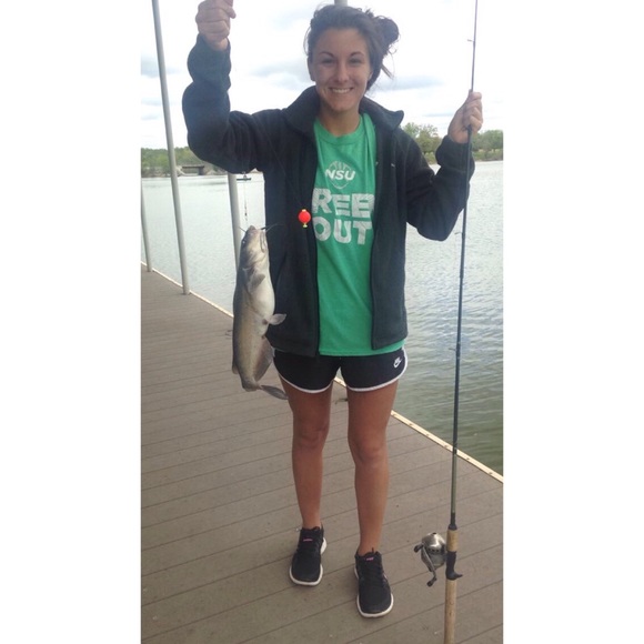 Profile Picture of Rosalynn Yates (@ryates07) on Poshmark