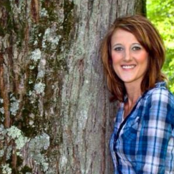 Sunshine Janowski - Poshmark Profile Picture of Sunshine Janowski (@sunflower1shine) on Poshmark