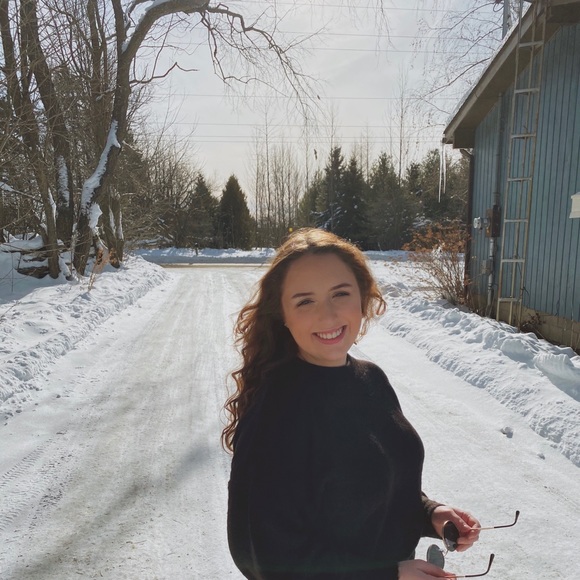 Profile Picture of Emily Lucchetta (@e_lucchetta) on Poshmark