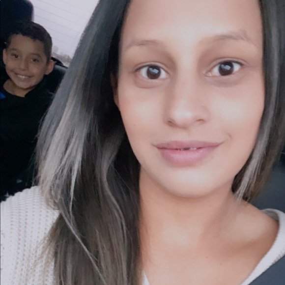 Profile Picture of Jesenia Ramos (@jessenia_0132) on Poshmark