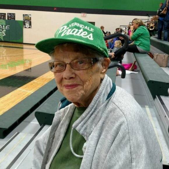 Kerry Jessen - Poshmark Profile Picture of Kerry Jessen (@kerryjessen) on Poshmark