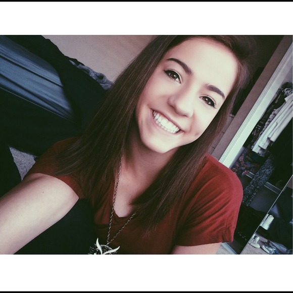 Profile Picture of Madison Corsello (@madifaithh) on Poshmark