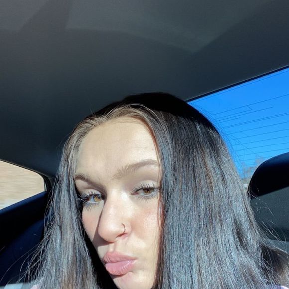 Profile Picture of Hannah Harness (@hannahharness5) on Poshmark