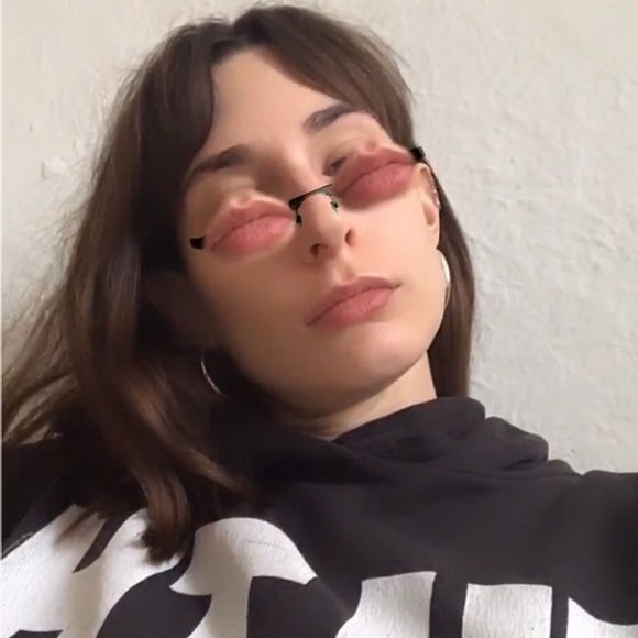 Profile Picture of Émilie Bastien (@bbrb_) on Poshmark