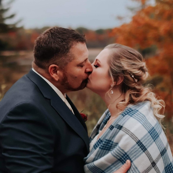 Profile Picture of Sarah Heltmach (@sarahheltmach) on Poshmark