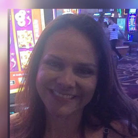 Juliana Vanin - Poshmark Profile Picture of Juliana Vanin (@julianavanin) on Poshmark