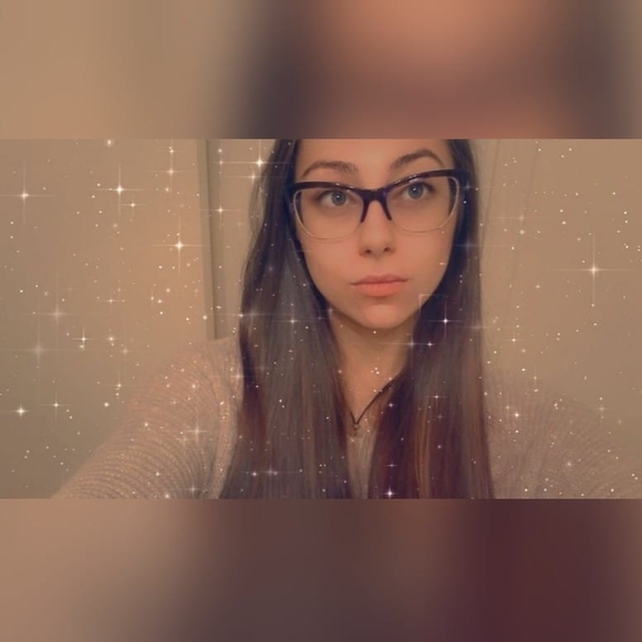 Profile Picture of Ines Telebak (@inestelebak) on Poshmark