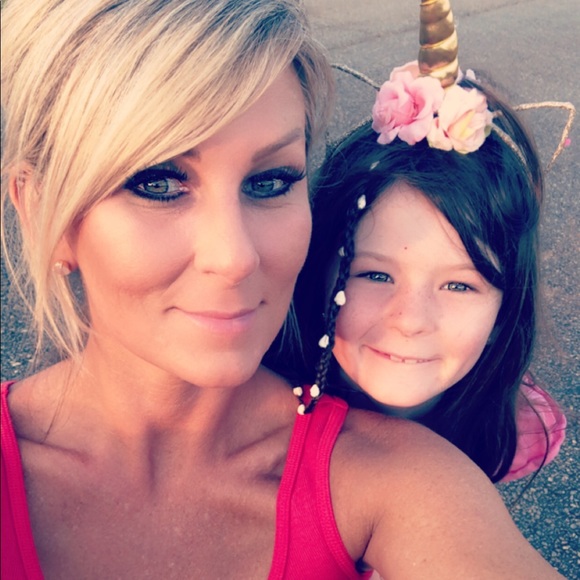 Profile Picture of Crystal Summer (@cmt1208) on Poshmark