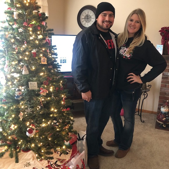 Profile Picture of Alex Huizar (@huizar2020) on Poshmark