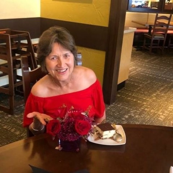 Profile Picture of Wanda Rodriguez (@wandarodrigu204) on Poshmark