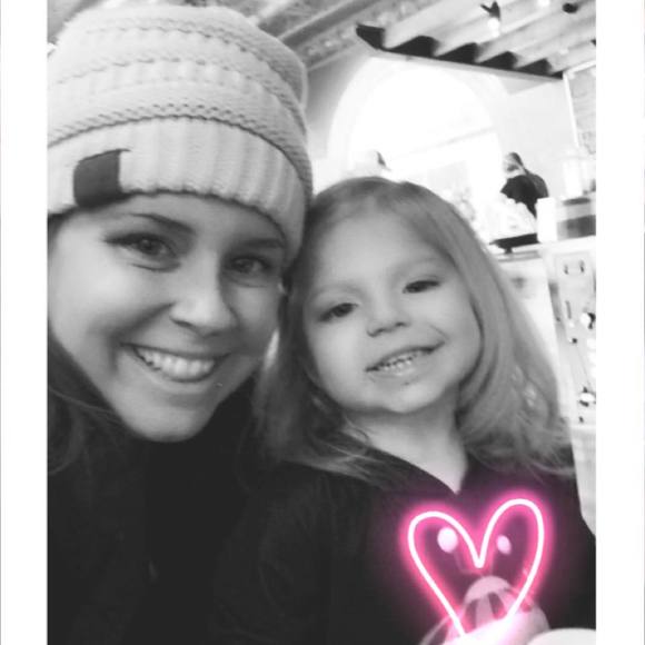 Profile Picture of Danielle Josserand (@dan_yell07) on Poshmark