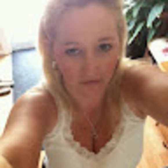 Profile Picture of Marion Amero (@marniamero) on Poshmark