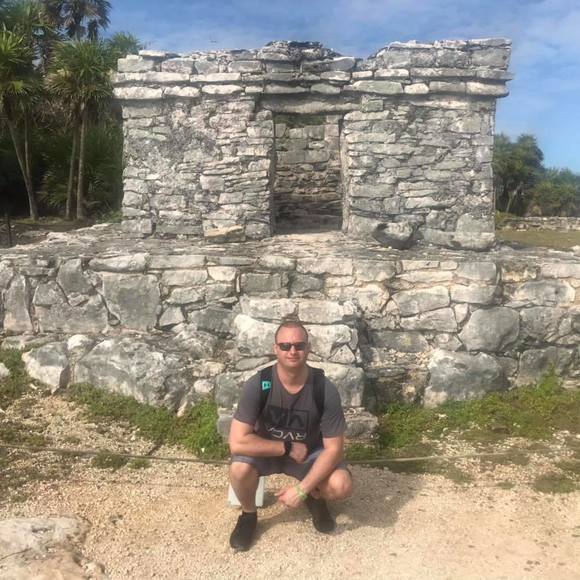 Profile Picture of Alex Cheshire (@alexcheshire) on Poshmark