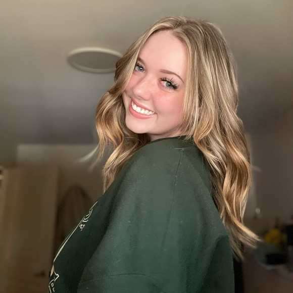 Profile Picture of Makayla Stewart (@makstew181) on Poshmark