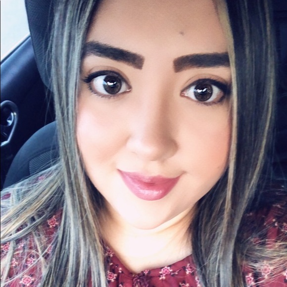 Profile Picture of Vilma Gutierrez (@vgutz08) on Poshmark