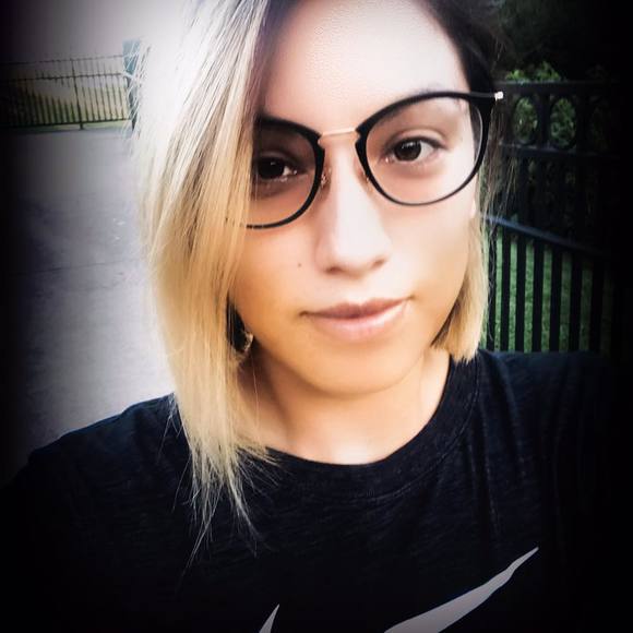 Profile Picture of Lila Jimenez (@lilajimenez) on Poshmark