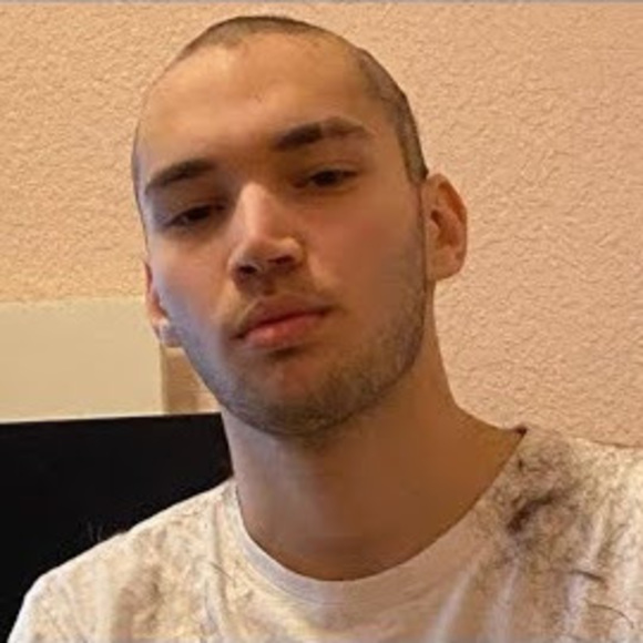 Profile Picture of Matthew Dudek (@madud356) on Poshmark