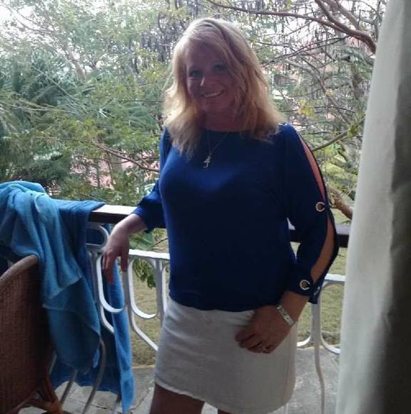 Profile Picture of Shannon Mcdiarmid (@shannondeemcd) on Poshmark