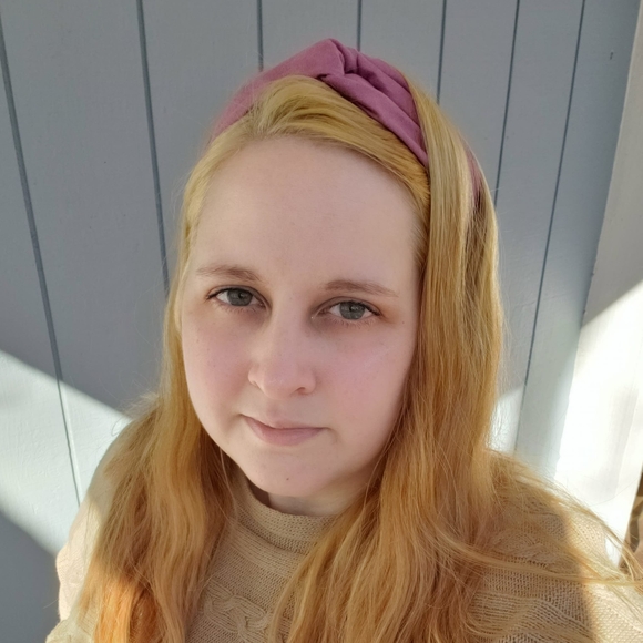 Profile Picture of Deirdra Kincer (@deirdrakincer) on Poshmark