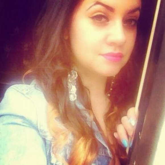Profile Picture of Antoinette Ramirez (@1981antoinette) on Poshmark