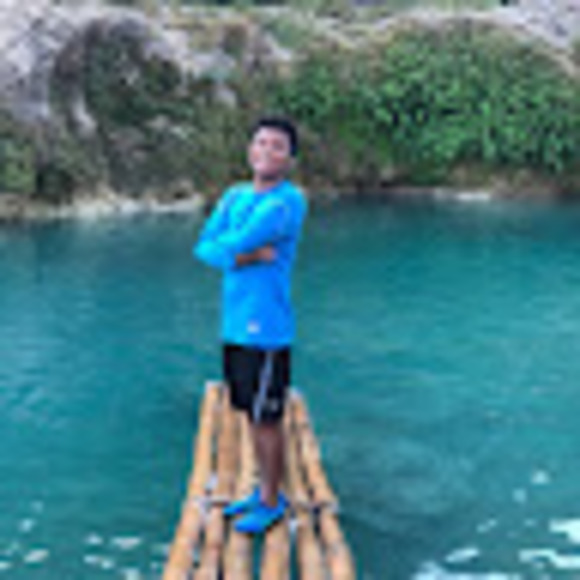 Profile Picture of Joshua Quinto (@joshua_quinto) on Poshmark