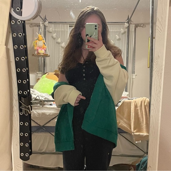 Profile Picture of Caroline Claus (@misscclaus) on Poshmark
