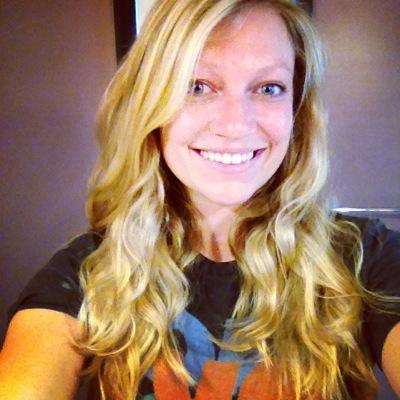 Profile Picture of Dee Larsen (@deelarsenart) on Twitter