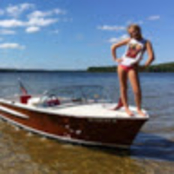Profile Picture of Taylor Newstead (@taylor_newstead) on Poshmark