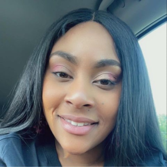 Profile Picture of Lacey Labbe (@laceylabbe337) on Poshmark