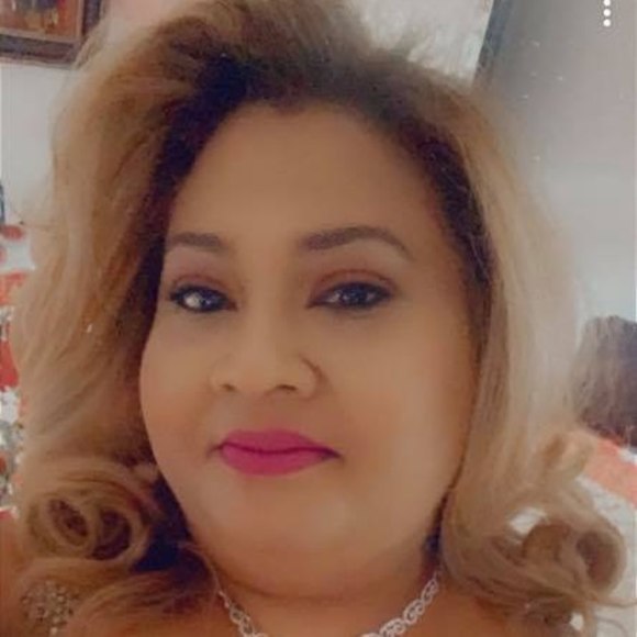 Profile Picture of Jovanna Espanol (@jovannaespanol) on Poshmark