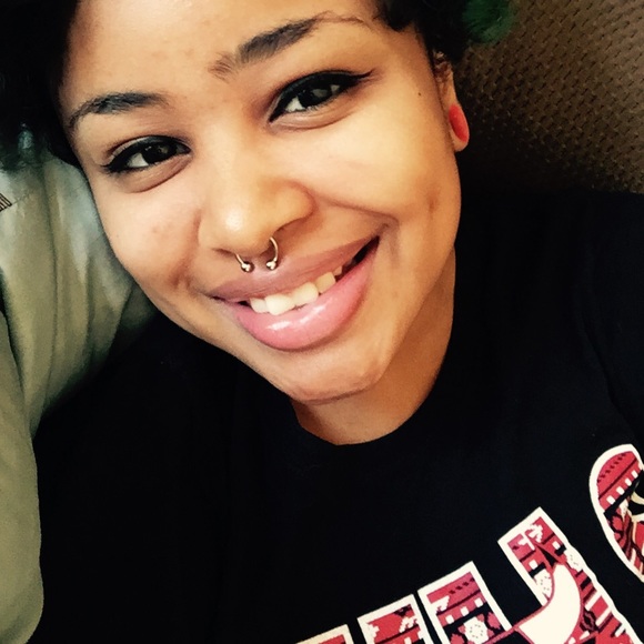 Profile Picture of Sekaya Bradsher (@bradshers) on Poshmark