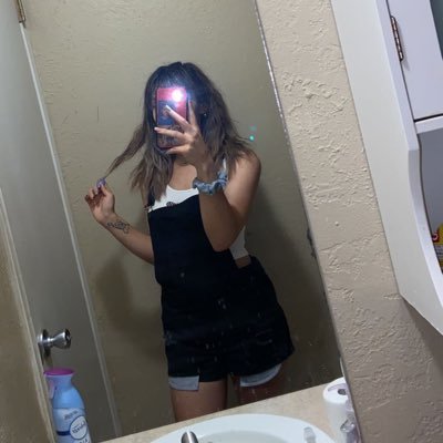 Profile Picture of Alize Scurlark (@ScurlarkAlize) on Twitter