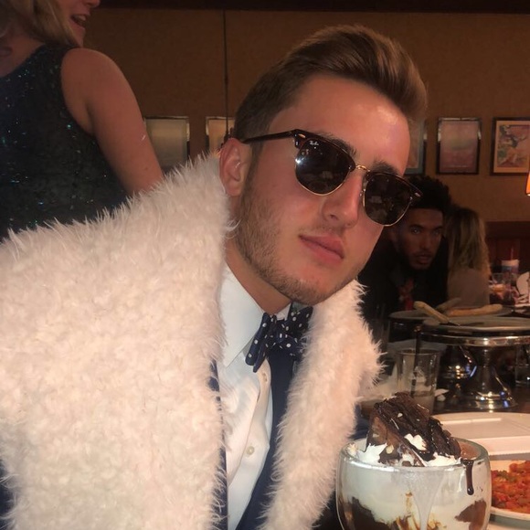 Profile Picture of Andrew Hribar (@andrewhribar) on Poshmark