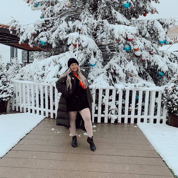 Profile Picture of Hailee Marshall (@haileemarsha605) on Poshmark