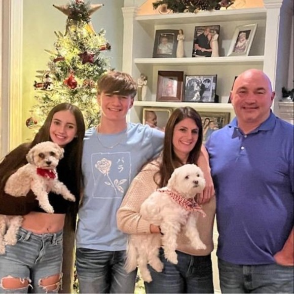 Nichol Mancaruso - Poshmark Profile Picture of Nichol Mancaruso (@nmancaru) on Poshmark