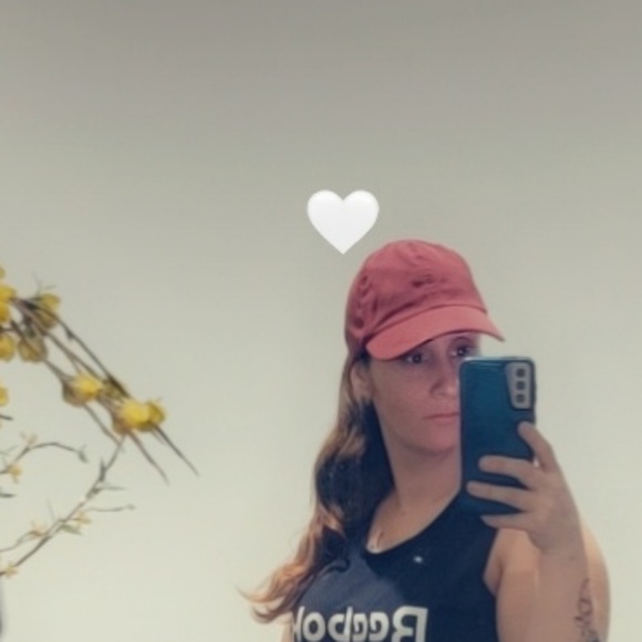 Profile Picture of Lisa Schremser (@lisalisa52145) on Poshmark