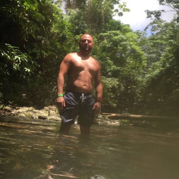 Profile Picture of Joey Reyes (@joeyreyes836) on Poshmark