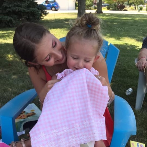 Profile Picture of Chloe Conrad (@chloec2001) on Poshmark