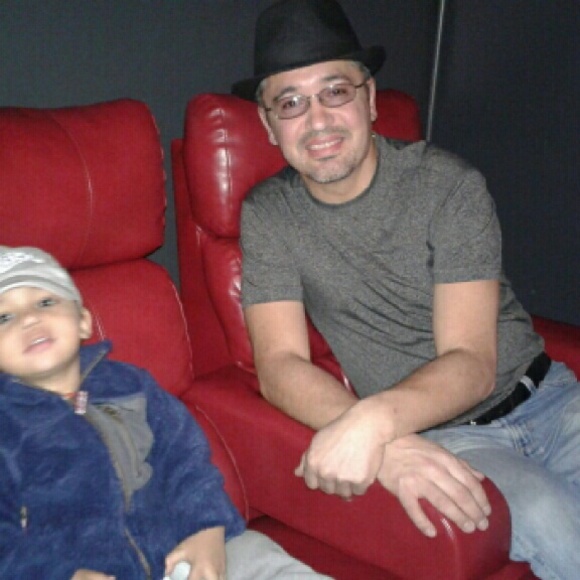 Profile Picture of Luis Nieves (@mazzilli16) on Poshmark