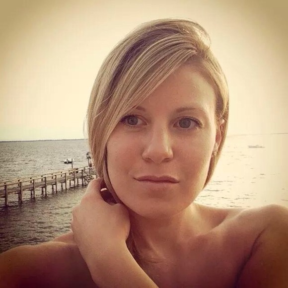 Profile Picture of Donna Singh (@runnergrl33) on Poshmark