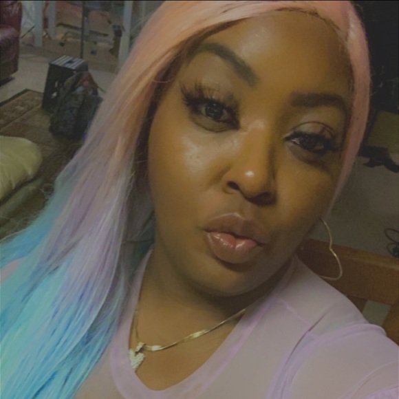 Profile Picture of Kanei Dillard (@kaneidillard) on Poshmark