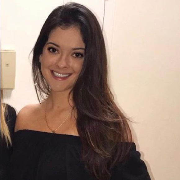 Profile Picture of Sarah Farrall (@sarahf101) on Poshmark