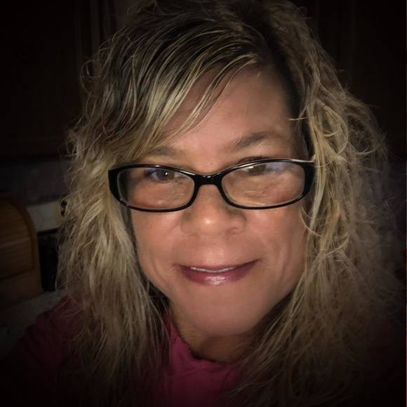 Profile Picture of Karen Kasmarcik harvey (@karenkasmarc584) on Poshmark