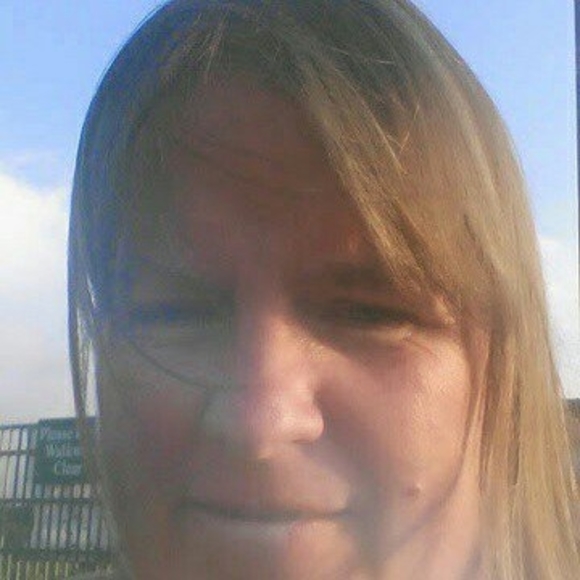 Profile Picture of Kim Peddie (@kim_peddie) on Poshmark