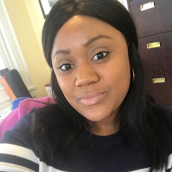 Profile Picture of Georgette Bridgett (@gbridgett96) on Poshmark